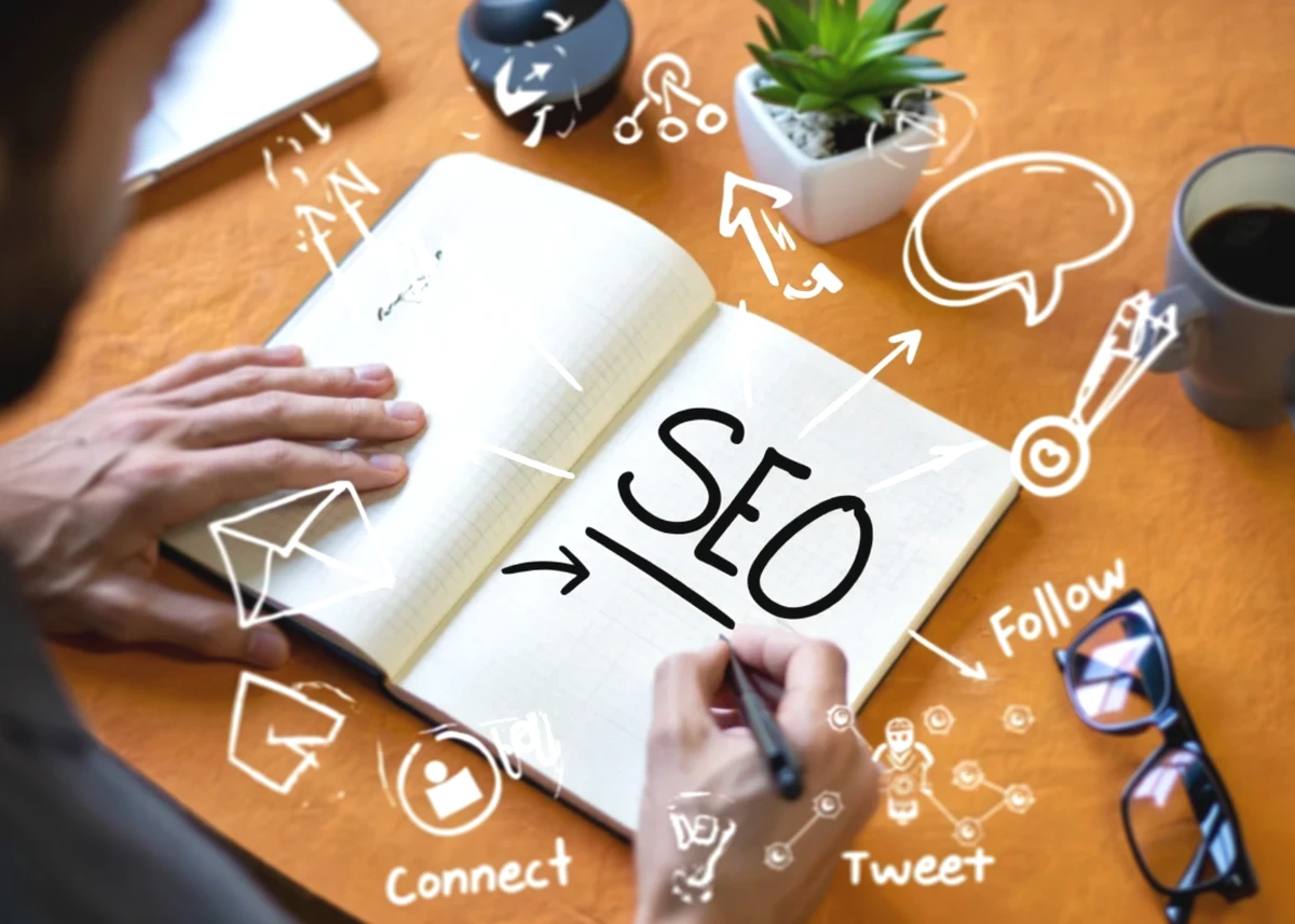 SEO-Freenlancer bei der Arbeit | Symbolfoto